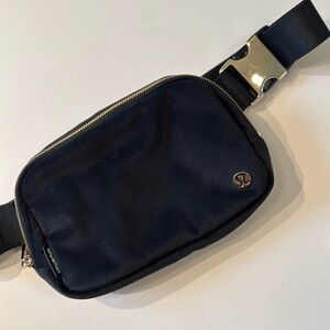 lululemon Velvet Belt bag
